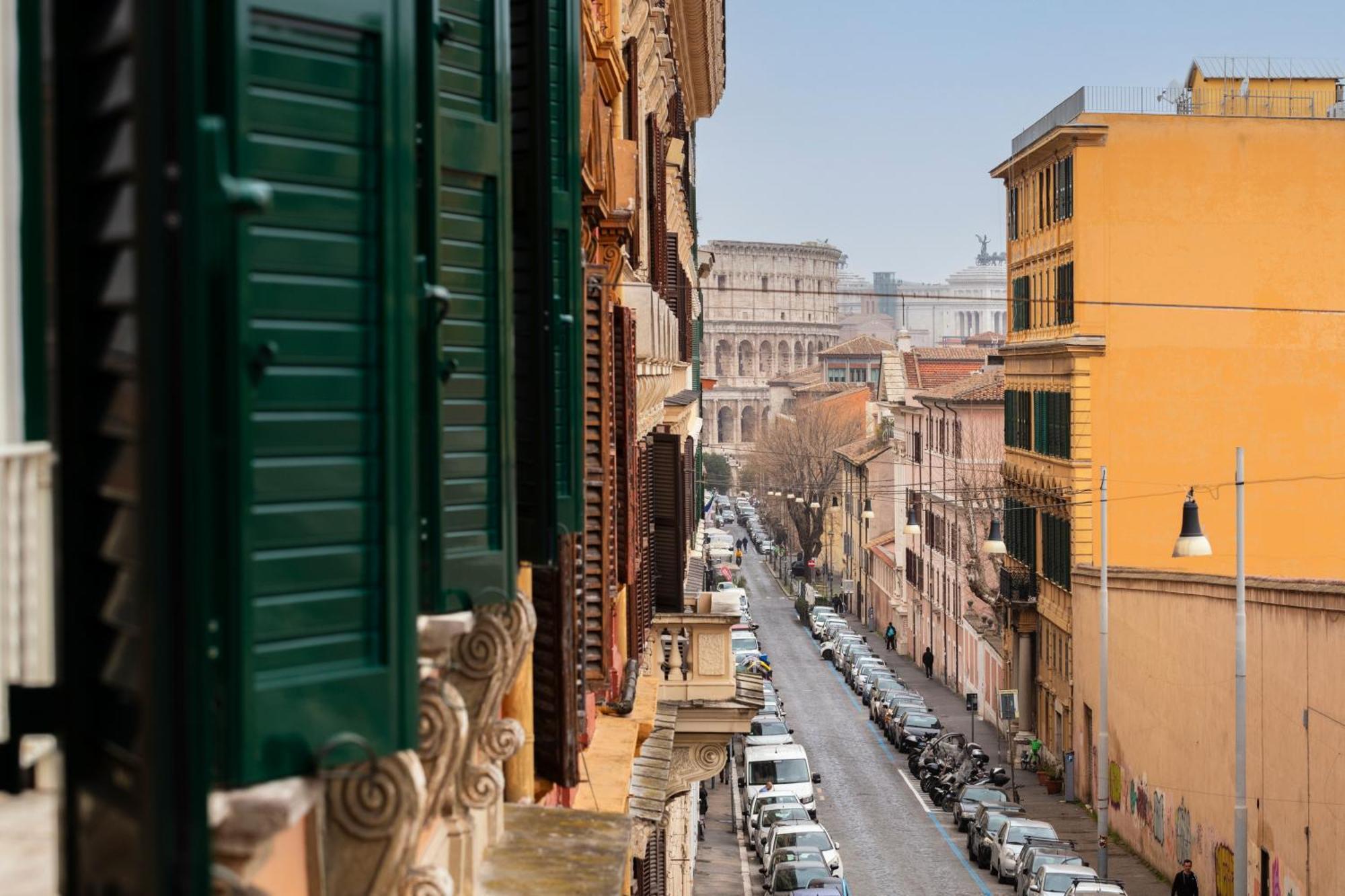 Colosseo Road By Hili Рим Екстер'єр фото